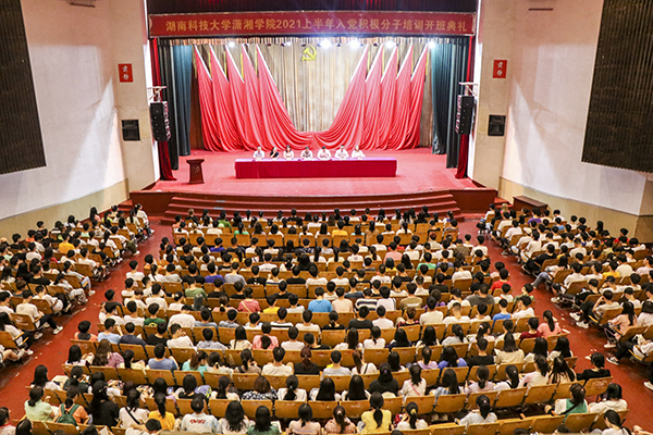 280f618e799f4b84a21f08fde215621e.jpg 二楼大全景.jpg