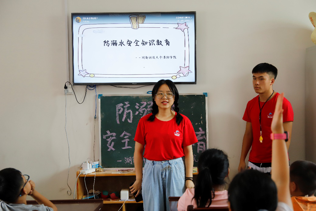 db306b193bb6489c9b304689768d9c9e.png 三下乡18.png