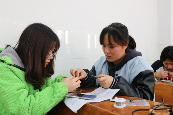 8076d55a825e410d81990c883cee8309.png image.png