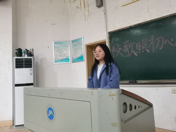 2d0fbc03a44347e690951da55c675c50.jpg 合唱1.jpg