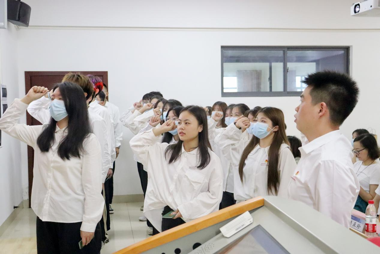 bd8f78de787f417a91d92487fc7238d1.png bd8f78de787f417a91d92487fc7238d1.png