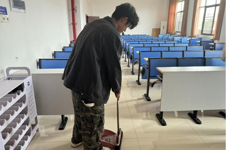 6948ae53443740d3b651aa69b8e8d4d9.png 6948ae53443740d3b651aa69b8e8d4d9.png